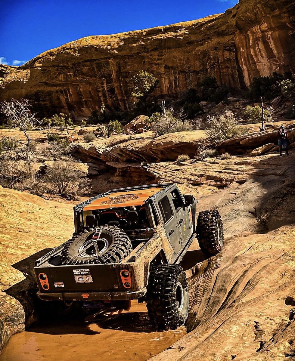 SpiderWebShade's tweet image. Our custom printed @spiderwebshade shade tops are the perfect addition to your build! 🙌 This is the best way to stay cool in the open desert! Stay shady friends! 😎 📸: @wideload_jt #spiderwebshade #shadebrigade #swsrepost #jeepbeef #moab