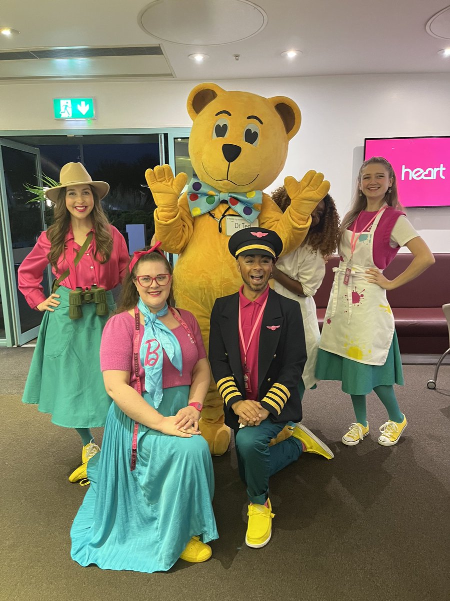 RHCC_Charity's tweet image. Calling all @Barbie fans! #DrTed is about to make you very jealous - look who he met tonight @LoveMeadowhall’s #Santa parade! We especially loved meeting #Barbie doctor!  We’re now officially kicking off Christmas! 🎅