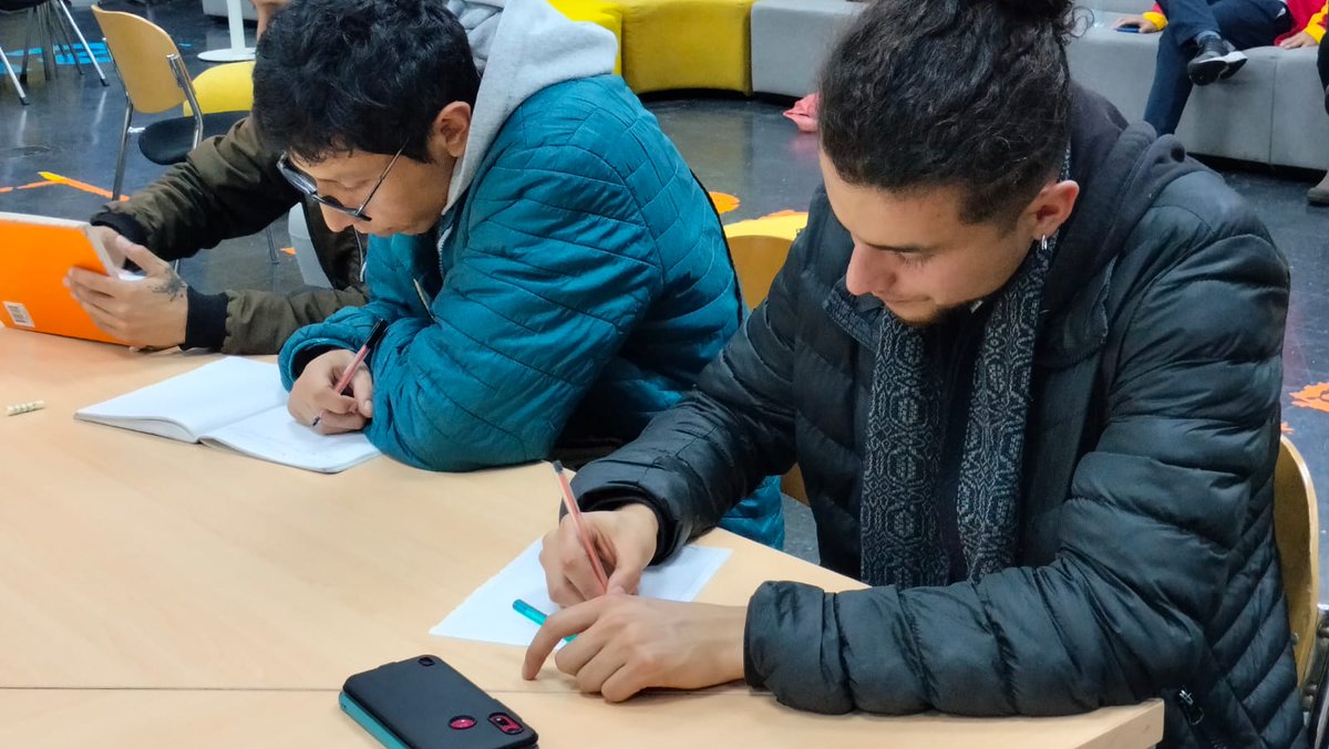 LabPazUNAL's tweet image. 📣📸En un esfuerzo por impulsar el desarrollo económico y social a nivel local en Bogotá, el Laboratorio de Innovación para la Paz (LabPaz) organizó un curso de Formulación de Proyectos de Innovación Social y Desarrollo Económico.