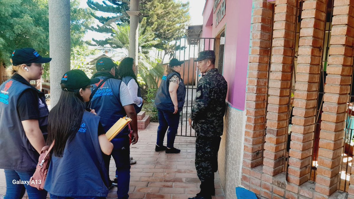 ProasolHN's tweet image. PROASOL en misión a responder las necesidades de las familiares en situacion de vulnerabilidad y através de la Subdirectora ejecutiva de PROASOL, la Lic,Xenia Pineda, realiza la entrga de kits personales, en las comunidades del #Espinal y #Bijagual departamento de Olancho.