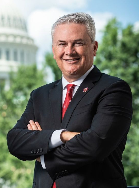It turns out that James Comer, who has been leading an investigation into President Biden for loaning his brother $200K… also loaned his own brother $200K

thedailybeast.com/james-comer-li…