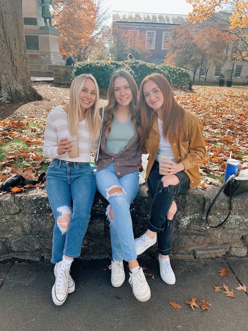 TigersTogether1's tweet photo. After our tours we headed to downtown Athens for lunch and sight seeing, what a great trip! https://t.co/IpLqNLkfUT