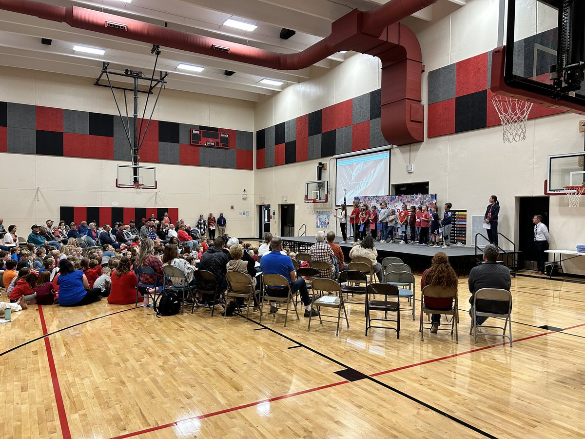 Fantastic Veterans Day assembly at Beaufort Elementary this morning. Great job #unionrxi students and thank you Veterans! #Uproud