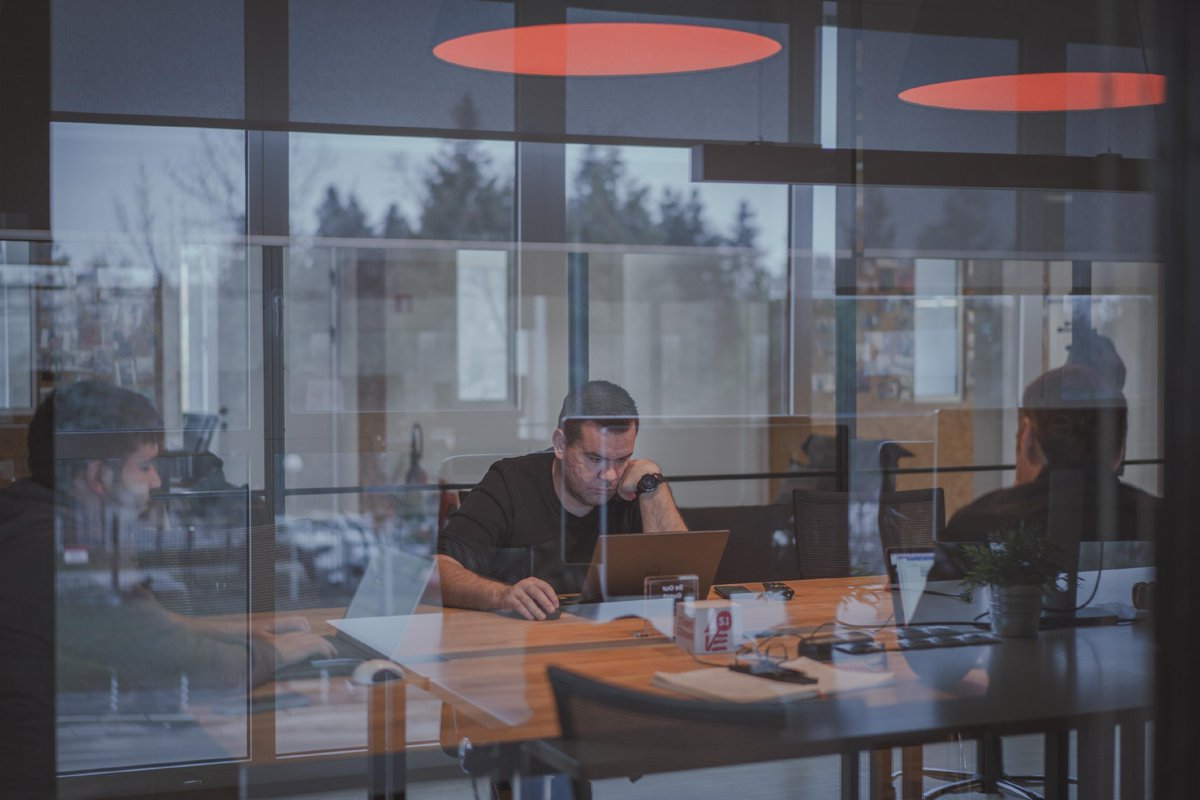 Stanga_1's tweet image. 📊 Embarking on a digital transformation journey? SMEs, the path to success begins with a clear vision, robust data security, and expert guidance. Stanga1 is your trusted partner to navigate the complexities of the digital landscape. Let's thrive together! #Softwaredevelopmen...