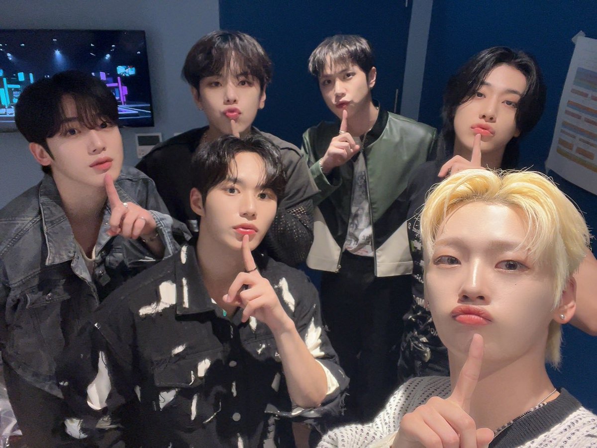 WEi__Official tweet picture