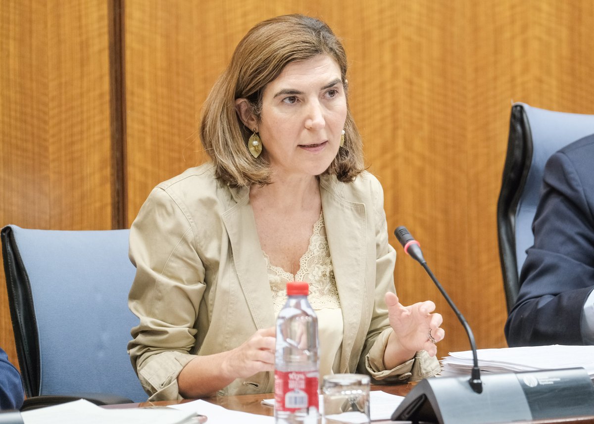 EmpleoJunta's tweet photo. La consejera de #EmpleoAND comparece hoy en el @parlamentoAND para informar sobre los #presupuestos de la consejería de Empleo, Empresa y Trabajo Autónomo para 2024.
✅Más de 1.200 millones de euros, 13,9% más que en 2023
🔴https://t.co/ba8JI5p2iH https://t.co/vbUMPjLjU9