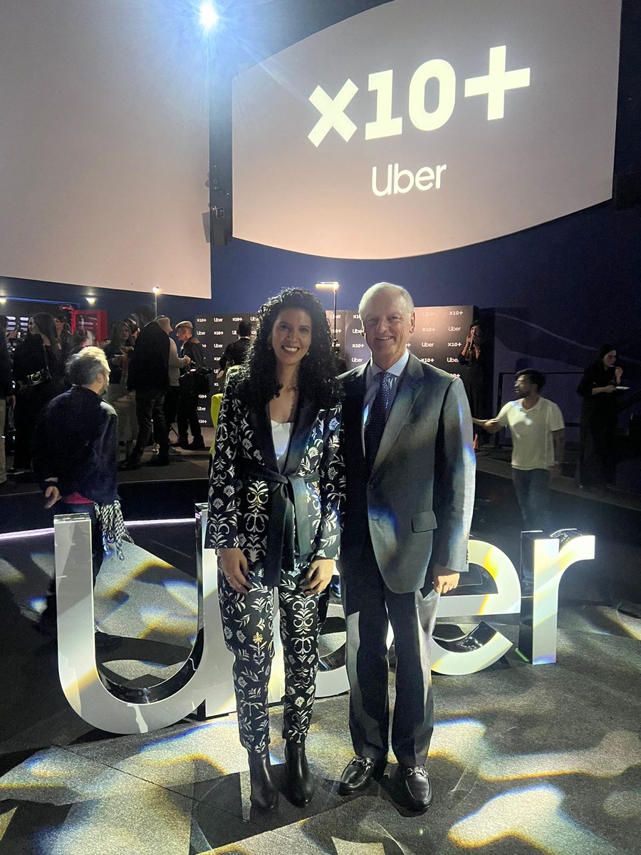 CEAColombia's tweet photo. #AfiliadosCEA | Ayer celebramos junto con nuestra empresa afiliada @Uber_Col sus 10 años en Colombia que demuestran su contribución al país, y su trabajo por una movilidad más accesible, más segura, flexible y comprometida con el medio ambiente. https://t.co/Qg5GtNs1id
