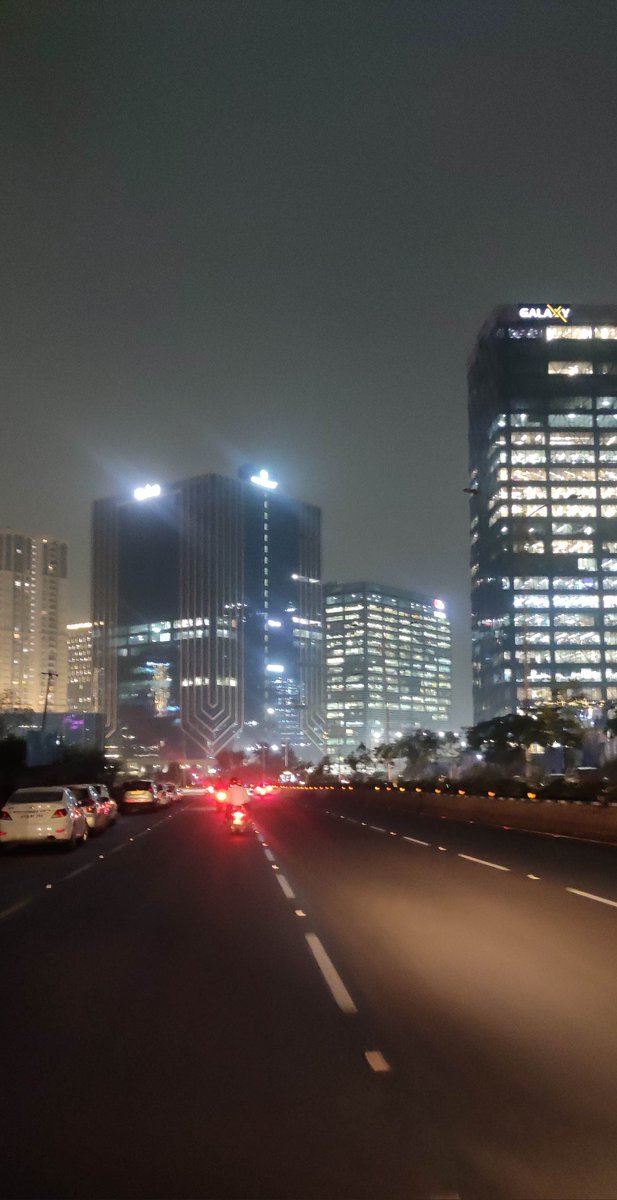 Citizen_TS's tweet image. It's Diwali season, streetlights are not glowing on this entire scape #thub #tworks #Hyderabad #TelanganaElections2023 
@GHMCOnline @TSIICLtd @arvindkumar_ias @KTRBRS
#teamghmc @vinay_vangala @swachhhyd @Ilovehyderabad @Team_Road_Squad