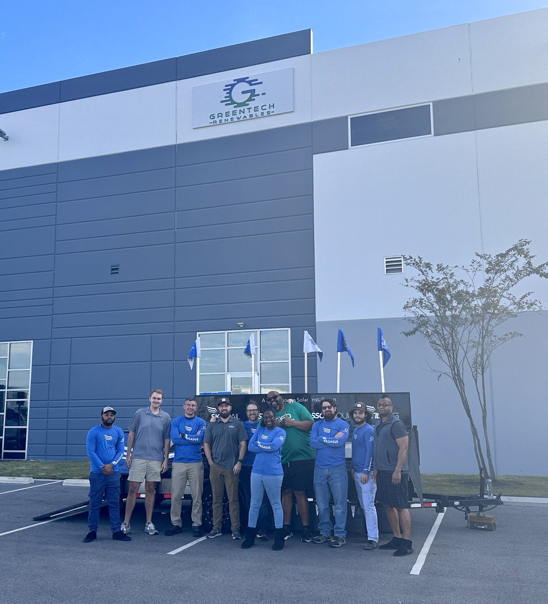 Greentech_SC's tweet photo. A huge thank you to @pegasussolar for stopping by on the Road Show this morning an sponsoring the Belgian Waffle Food Truck! 

#GreentechRenewables #SC #PegasusSolar #SkipRail #Racking #Solar https://t.co/nDsgUklBrc