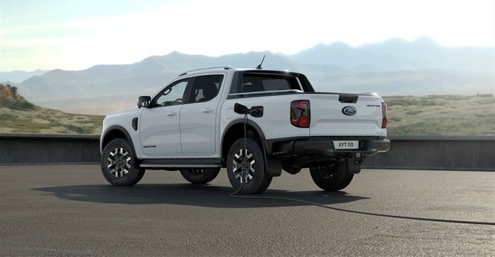 Bizcommunity's tweet photo. @Ford announces R5.2bn local investment for hybrid vehicle production @FordSouthAfrica https://t.co/1cfpFnzwxw by Imran Salie via @Biz_Auto | #FordSA100 #CelebrationOfTheCentury https://t.co/OwNoy5f9sW