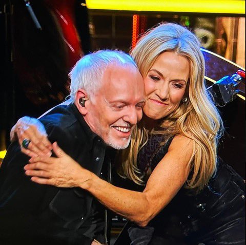 afaventures's tweet image. On the heels of their epic @rockhall performance @sherylcrow + @peterframpton come together with Artist For Action Dec 7th to support @sandyhook. Join us for this special benefit concert in NYC @nyuskirball

Tickets: found.ee/nyutickets
VIP Experience: found.ee/vipexperience