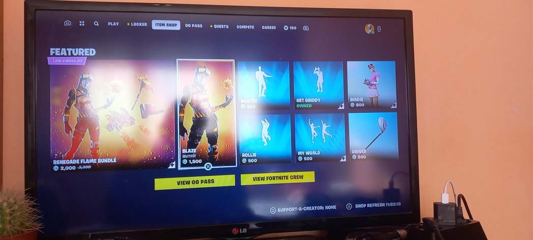 Filip6545194746's tweet photo. How to buy the starter pack @FortniteStatus https://t.co/oJig85CJXw