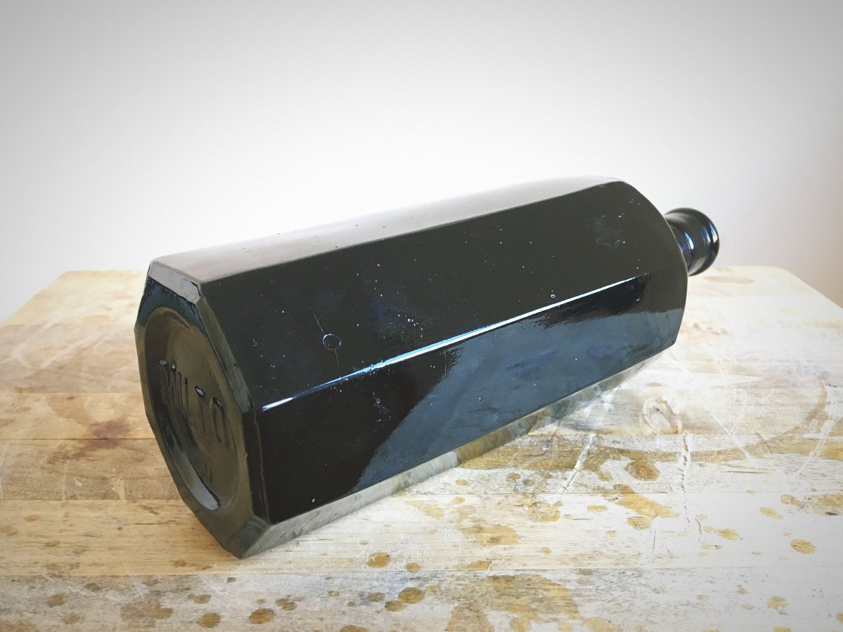 DanielsFayre's tweet image. ebay.co.uk/itm/2352906896… #Vintage #Embossed #MILTON #Base #Octagonal #Glass #Bottle #Farmhouse #Barn #Salvage