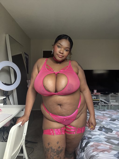 do you like my curves? https://t.co/QO2XxWKMW0