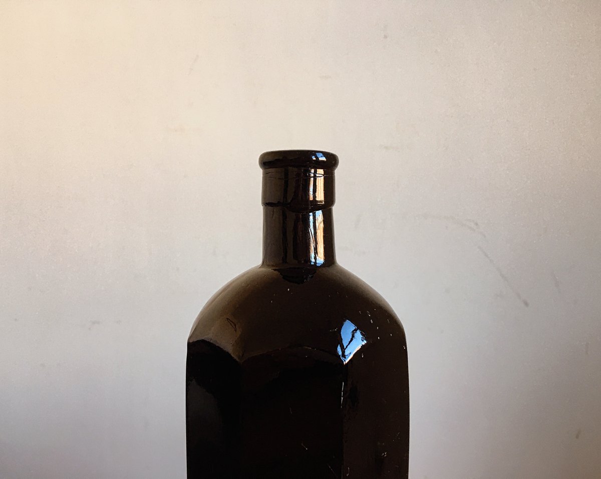 DanielsFayre's tweet image. ebay.co.uk/itm/2352906896… #Vintage #Embossed #MILTON #Base #Octagonal #Glass #Bottle #Farmhouse #Barn #Salvage