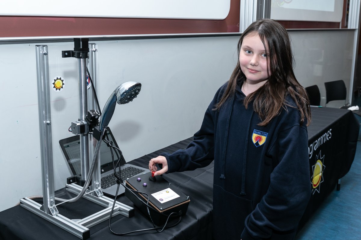 🏅 A team from our School have won two <a href="/primaryengineer/">Primary Engineer</a> MacRobert Medals for #outreach prototypes they built to bring young engineers’ ideas to life.   

Find out more about their work inspiring #EngineersInTheMaking 👉 edin.ac/40usTbk

<a href="/SoE_Techs/">EngTechs</a> Dr <a href="/KatieGrant91/">Katie Grant</a> #STEM