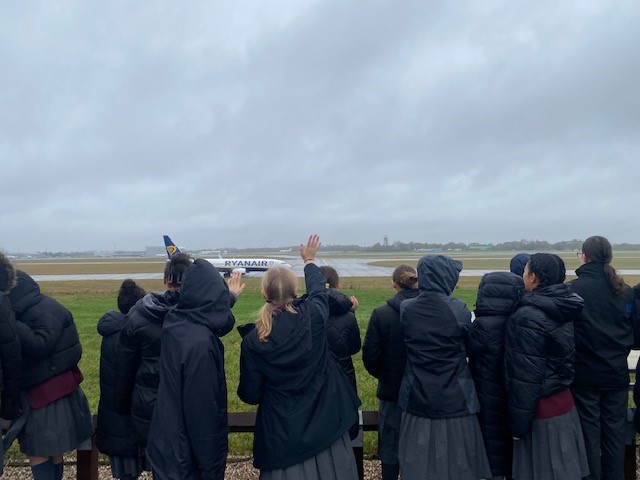 STMComp's tweet photo. Y10 students took part in a careers trip to Stansted Airport’s Aerozone Centre.
With inspirational careers talks and a chance to go to Stansted’s runway viewing platform, even getting a wave from a pilot! @OurStansted @STN_Airport
 #STANZ #STNAerozone #doittheSTMway #doyourbest https://t.co/VizHB4KTlx