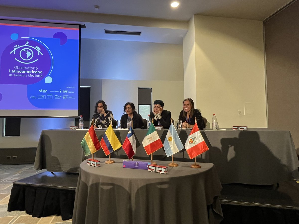 De movilidad a movilidadES. Un enfoque territorial, interdisciplinario, cotidiano, sostenible, participativo y que incluya cultura empresarial con perspectiva de género. Los retos y las oportunidades que tenemos.  <a href="/CollectiuPunt6/">Punt 6</a> <a href="/Marta_Serrano/">🏳️‍🌈🏳️‍⚧️🚌 Marta Serrano 💚</a> <a href="/PaolaJiron2/">Paola Jirón</a> <a href="/rubiola/">daniela rubio</a> <a href="/DTPMet/">DTPM</a>