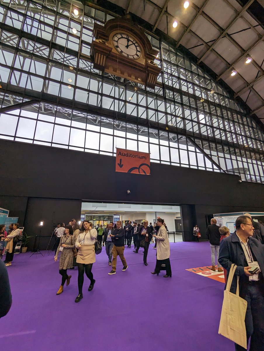 Didn't realise how many pictures of the @mcr_central clock I had taken over the past two days 😅
(It is a v.pretty building!)

#cipdACE