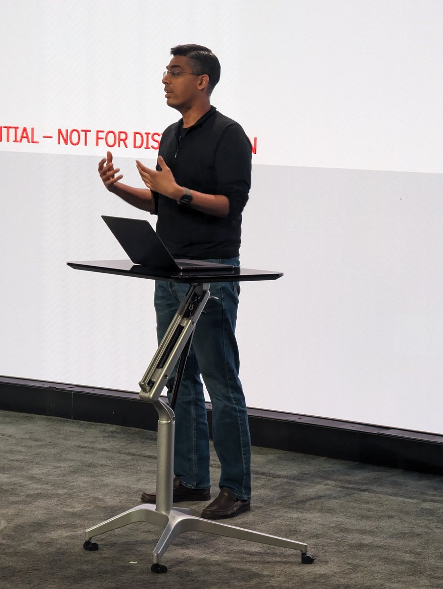 holgermu's tweet image. Next up - @sriramragh on more automatlon with #AI. 
#ibmresearch