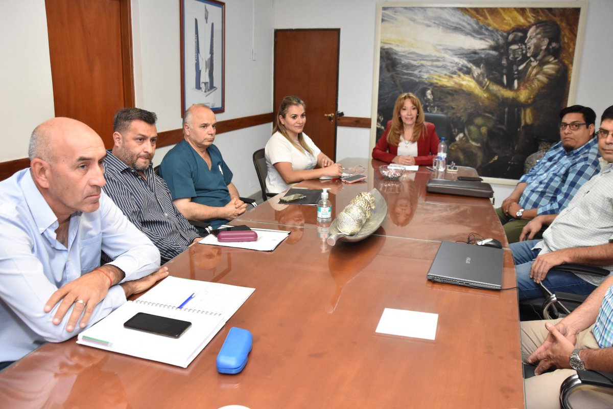 Reunión de trabajo con los directores y subdirectores de las áreas de educación, cultura, salud y deporte.