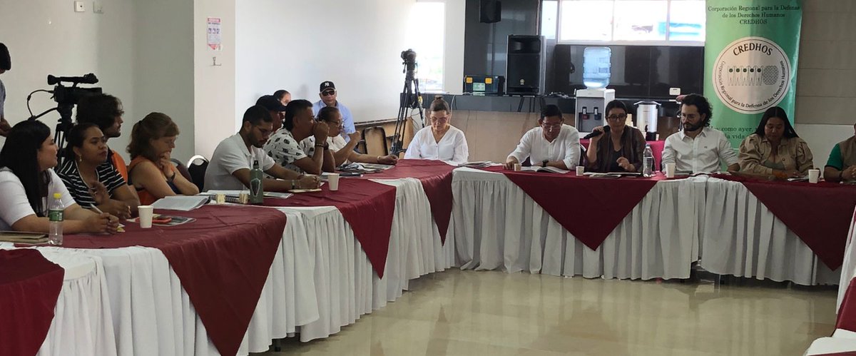 AmnistiaOnline's tweet photo. "Consideramos que #Colombia se encuentra en un momento histórico para corregir el rumbo y reconstruir su modelo de protección a las personas defensoras, para que efectivamente se detenga la violencia". -@AnaAmancay 

#ProtegeAQuienesNosProtegen https://t.co/VFjZKJkhnW