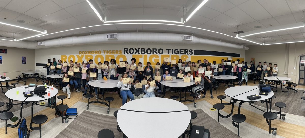 CHUHRoxMid's tweet photo. Over 200 scholars were celebrated today at the Honor Roll/Merit Roll Breakfast! #roxmid https://t.co/SaANZaXaXX