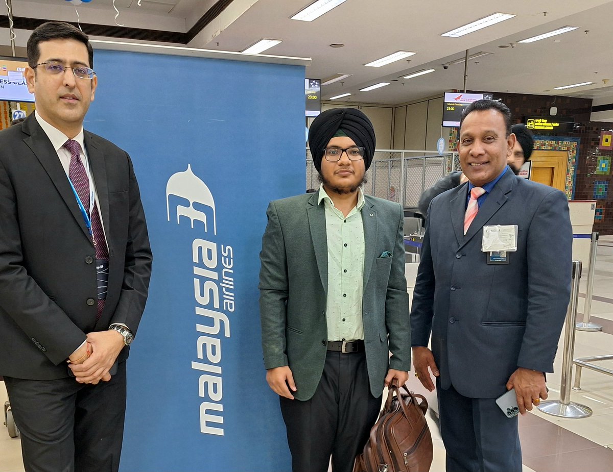 RavreetSingh3's tweet photo. It was an absolute pleasure to be onboard Malaysia Airlines' inaugural flight from #Amritsar yesterday, i.e. 8th November 2023.

The flight had an excellent load factor of above 90%, with the majority of the passengers traveling to Australia via Kuala Lumpur.

@flyamritsar @MAS https://t.co/YRhD80BNB6