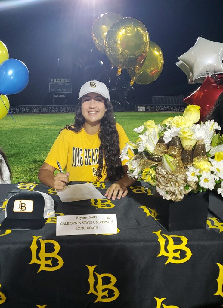 SoSiofele's tweet photo. NATIONAL SIGNING DAY ✍️
CONGRATULATIONS to our very own BRYNNE NALLY for officially signing with CALIFORNIA STATE UNIVERSITY LONG BEACH! WE ARE SO PROUD OF YOU BRYNNE!!! 🎉 GO BEACH! 👏
@2024BrynneNally @LBSUSoftball @PacHS_Softball
#cheehoo #5sup #NLI #signed https://t.co/eK2Vnbbjbj