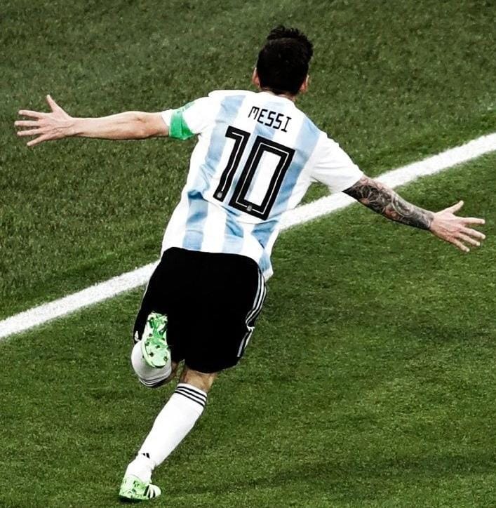 The 27 greatest commentaries on Lionel Messi

Goosebumps 🥶

A Thread