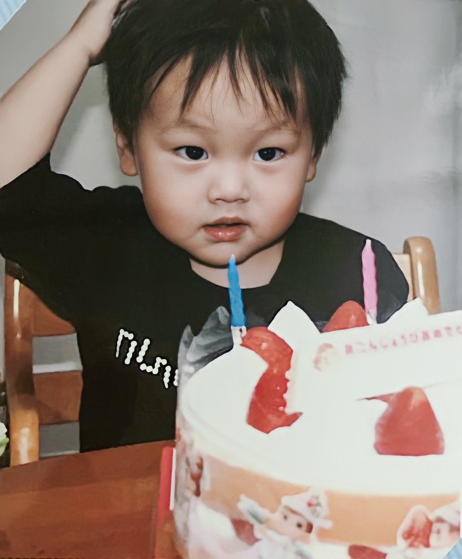 t_04nam's tweet photo. 도현아아아 생일 너무너무 축하해~~🥳🥳 태어나줘서 고마워🩷 늘 사랑해🥰🥰🥰 https://t.co/ut3BJqqkXn
