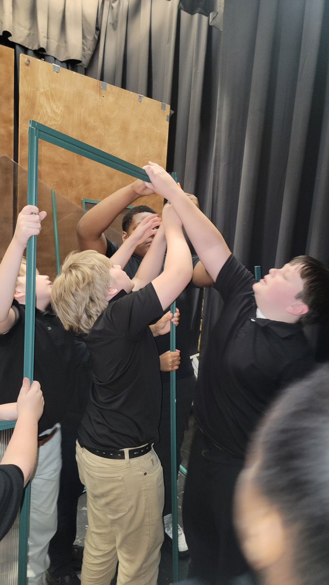 RoseHillRaiders's tweet image. Our Greenhouse club is busy assembling the Greenhouse. Before long, Raiders will be able to enjoy some greenery! #STEMpossible @TiffanyGreen08 @suptking @JMCSchools @JMCSSInnovation