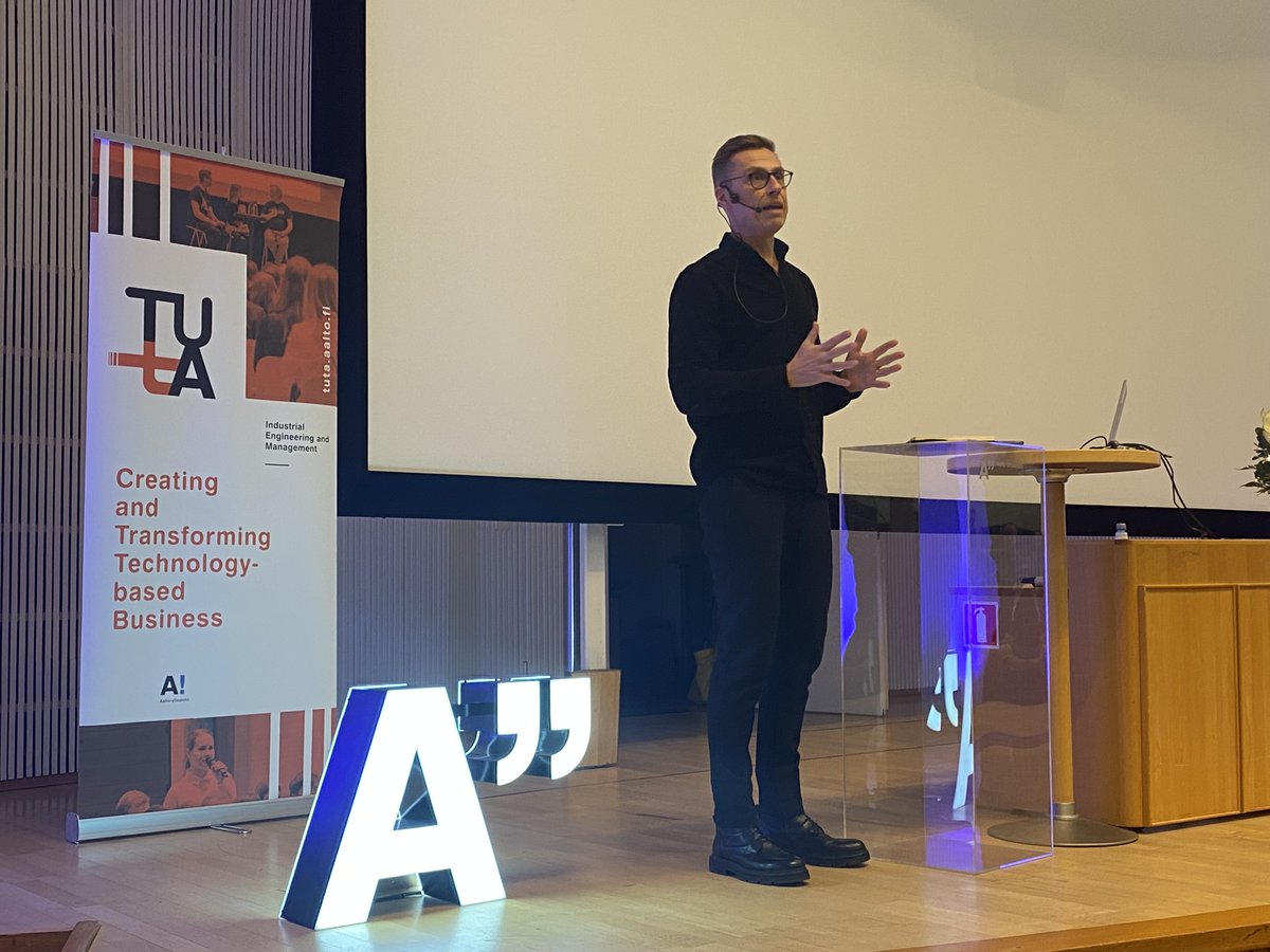 AaltoTUTA's tweet photo. According to @alexstubb AI is going change three things radically - 1) economy and the way in which we work, 2) politics and the way we communicate and 3) combination of biology and technology. #AIrevolution #AI https://t.co/Gev8RwXvdq