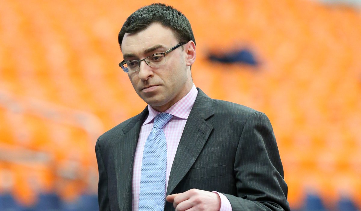 thescorechicago's tweet photo. Jason Benetti leaves the White Sox to become the Detroit Tigers' new television play-by-play announcer

https://t.co/bBEp3yanwg https://t.co/6SXXrgiV7U