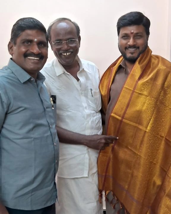 Intuc1tn's tweet photo. #தமிழ் நாடு காங்கிரஸ் கமிட்டி பொது செயலாளர் மதிப்பிற்குரிய அண்ணன் திரு. சிரஞ்சீவி அவர்களை இன்று மரியாதை நிமித்தமாக சந்தித்த போது...

உடன் தமிழ் நாடு ஐ. என். டி. யு. சி யின் மாநி��� துணைதலைவர் திரு. அனுகிரக இல. கண்ணன் அவர்கள் மற்றும் மாநில செயலாளர் திரு. த. சம்பத்குமார��� அவர்களுடன் https://t.co/cyeVg9b4eK