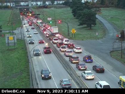 #MasseyTunnel - More trouble out of #DeltaBC - Stalled vehicle northbound at the north end in right lane - #BCHWY99