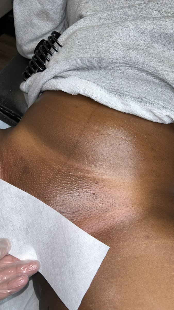 _monison_'s tweet photo. My name is Mo &amp; I am a Maryland Licensed Esthetician! I’ve been licensed since 2019! I am located in White Marsh💚 I wax every shape, color &amp; gender! IG: @themoglow https://t.co/LRkh3Jc1Sd