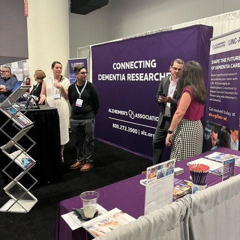 #GSA2023 attendees: Visit us at Booth 208 for a copy of the Healthy Brain Initiative Road Map &amp; to meet our #PublicHealth team! And learn about addressing dementia &amp; promoting brain health by watching our symposium on Fri., 8 a.m. &amp; joining us for our workshop on Fri., 12:30 p.m.