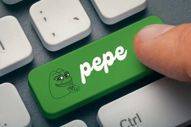 BrendanN4dn3rb's tweet image. PAMPIT! Brace yourselves, the legend of Pepe is here to stay! 🐸💥 Embrace the meme, ride the laughter wave, and spread the joy! @MemeLovers @InternetCulture #PepeHype #InternetIcon #PepeToken @pepecoins @Plazma0x  @808_PEPE @pepecoineth