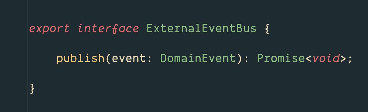 Eventos de Dominio vs Eventos de Integración 💣

Hay un pensamiento muy común cuando empezamos a trabajar con los Eventos de Dominio: 

“Esto es sobreingeniería. Donde antes tardaba X en hacer una feature ahora tardo X * 3.”

Aparte de que estimar es timar, suelen haber 3 causas
