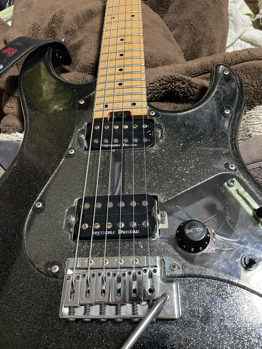 gutakass's tweet image. ギターを直してもらいにビッグボスに行ってきました。
今回もすぐに直して頂いたので助かりました！ありがとうございます！
気付けばこのギターも５年近く弾いていて、本当に早いなあと思いました。