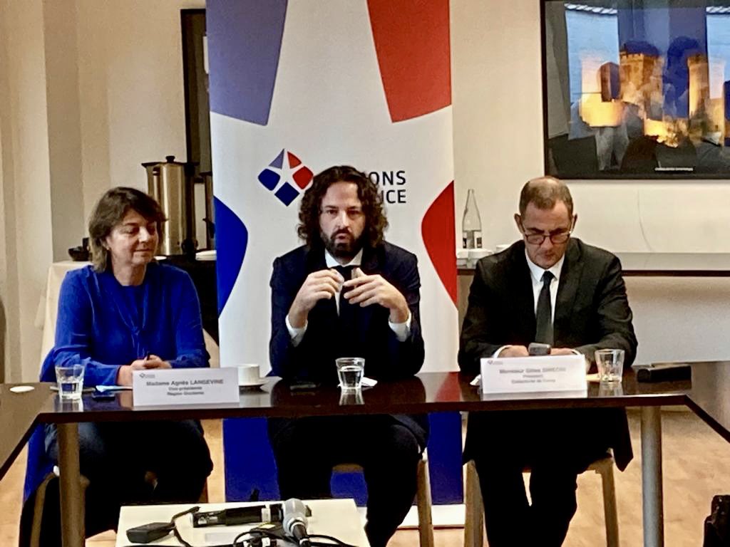 Regionsdefrance's tweet image. Déplacement de la Commission #TransitionÉcologique de @Regionsdefrance à #Bruxelles sur les enjeux du Pacte vert européen 👉le président @gilesSimeoni et les élus ont porté la voix des Régions pour un dialogue plus nourri avec les acteurs régionaux et locaux✅
(1/2)⬇️