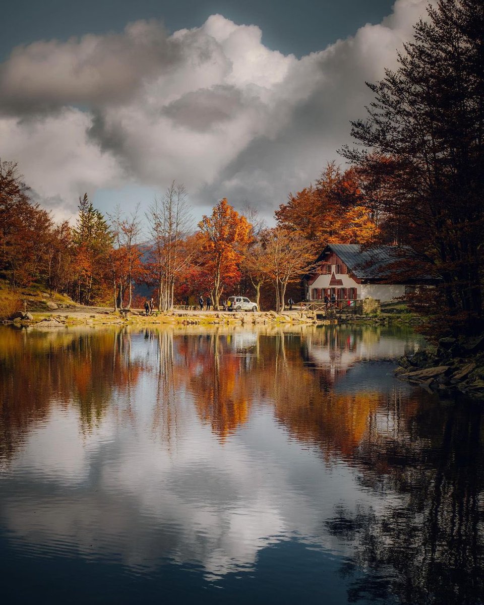 ModenaDintorni's tweet photo. ๐ #Autunno al #LagoSanto Modenese
โจ Se siete tra quelli che questโanno non sono riusciti a godersi i magici colori dโautunno al Lago Santo, non preoccupatevi, mettetevi comodi, e godetevi queste foto!
Foto di Max Lazzi e Ivan Selva https://t.co/2k9ZLEHGfb