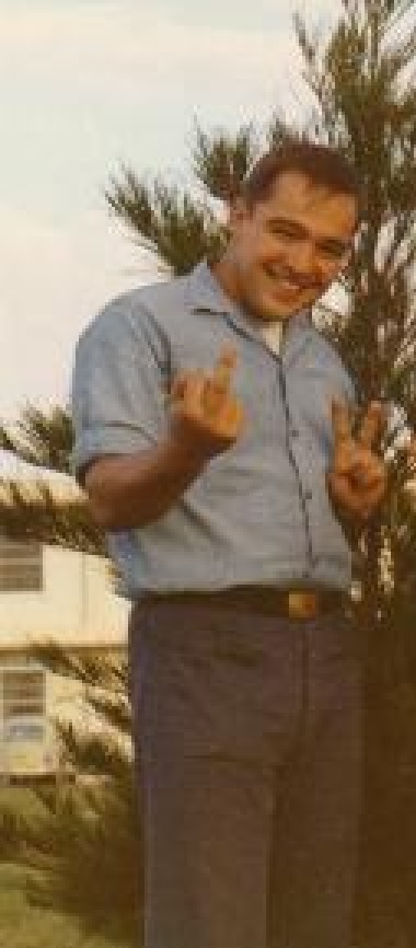 333Popeye3's tweet photo. @DanielFortier15 Thanks Dano. You look sharp in those Navy dungaree trousers. Semper Fi my friend from Doc.  Here I am in my dungarees at Camp Onna Point, Okinawa. I was with H&amp;S 3rd RECON in 1972. We could wear our Navy uniforms back then, but had to maintain USMC grooming standards. #HighNTight https://t.co/13AjvXIx9N