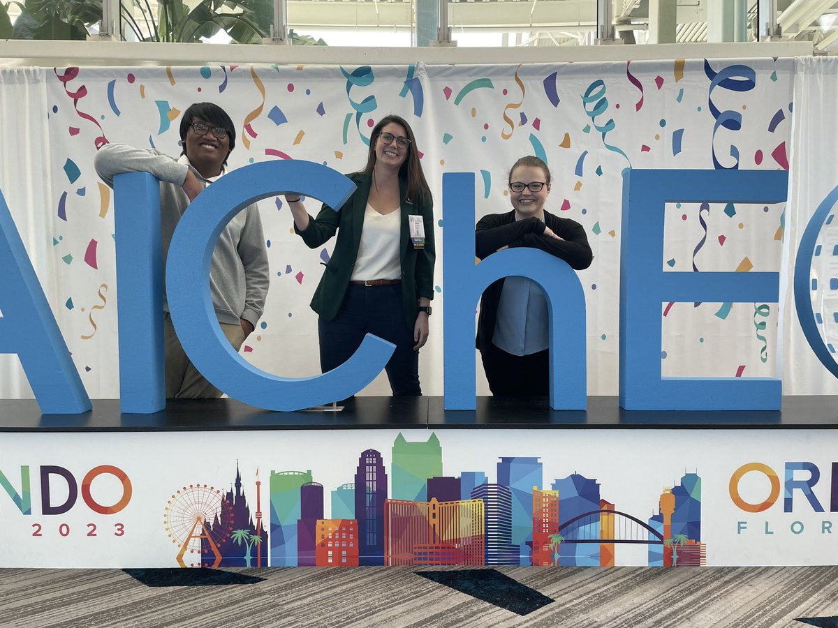 Duval_Lab's tweet image. Heading home after a busy #AIChE2023: 2 talks, 1 poster, and 1 @CWRU_ChBE reception. Proud of students Lianna and Luke! 

I’m excited to announce a new topical conference on “Critical Minerals for the Clean Energy Transition” co-led by @Duval_Lab and @DowlingLab for #AIChE2024🤓