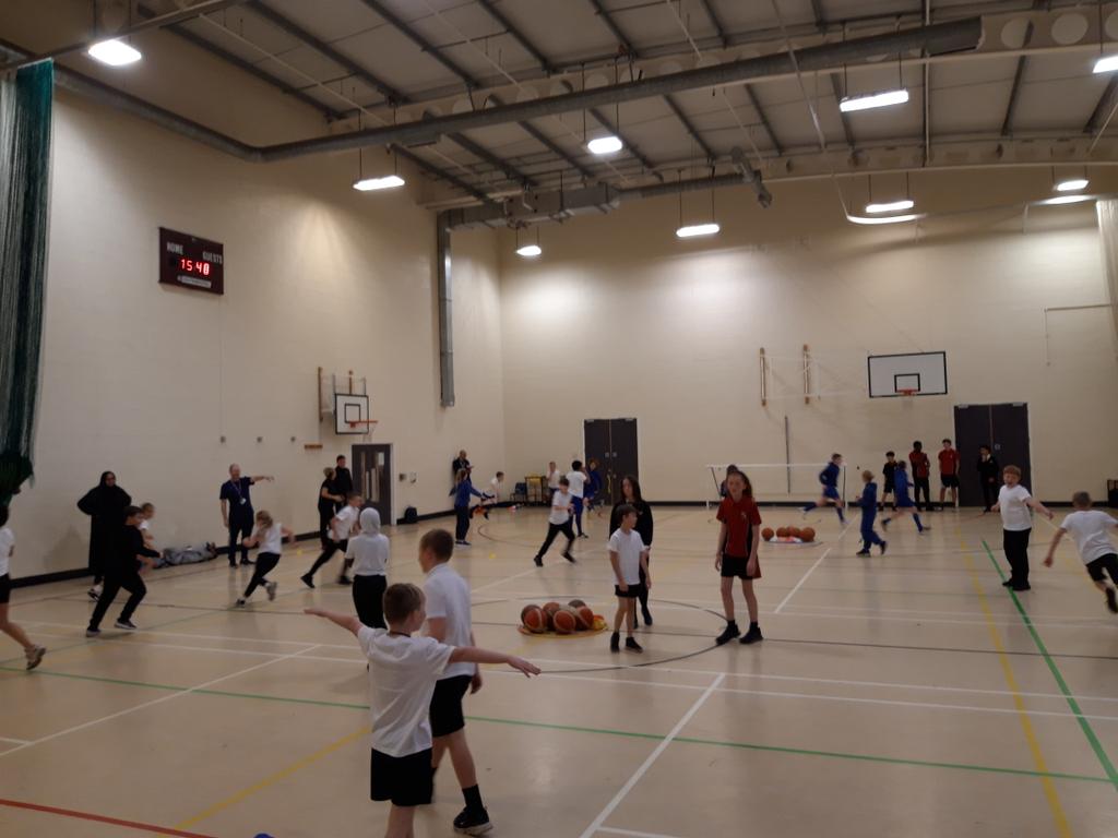 LeedsActiveSchs's tweet photo. Everyone is here and ready to play @lawnswoodschool. Brilliant to see a hall full of children having fun and trying new games and practising skills! #funandgames #physicallyactiveforlife @schoolwellbeing https://t.co/LccPo4X65P