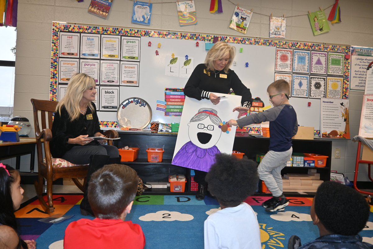 NettletonSTEAMe's tweet image. Our Pre-K students were treated to a special guest reader this morning. Mrs. Copenhaver, our mayor's wife, read "There Was an Old Lady Who Swallowed a Turkey." As you can see our students loved this interactive book. Thank you for visiting with us!!
#STEAMe #GuestReader