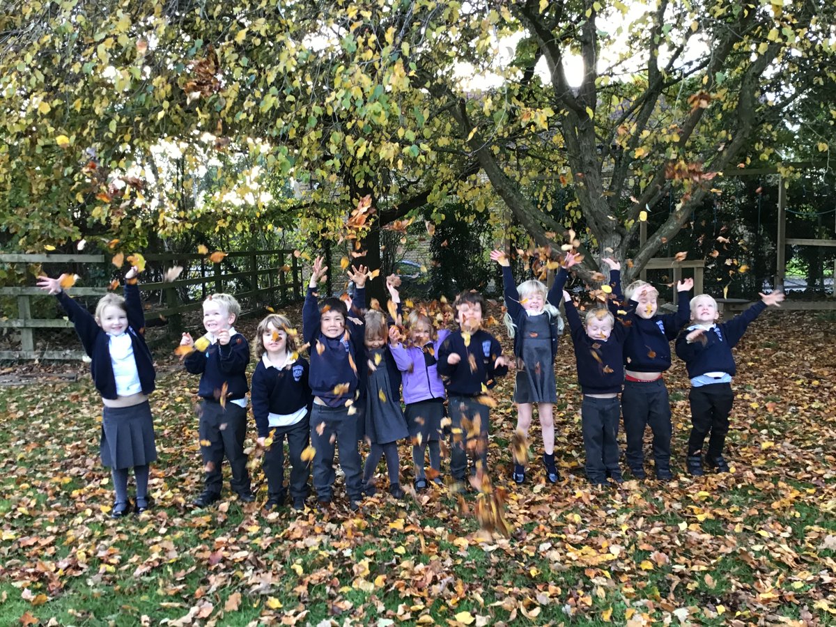 edjeffersclass's tweet photo. We love autumn! https://t.co/FWeYuLKRKd