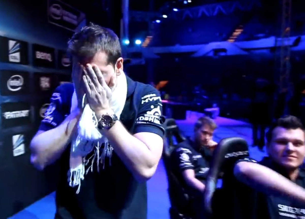 Caps might have won the poll. BUT xPeke is the heart of Fnatic. He has won  Worlds (yes S1 but he has a skin). He backdoored SK and made Ocelote his  bitch., image size:1200x863