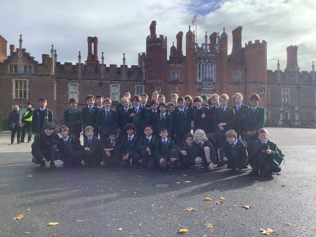 SHSBoysPrep's tweet image. Year 5 pupils from the Boys&apos; Prep were fortunate to spend the day at Hampton Court and thoroughly enjoyed exploring the Tudor element of the palace. A great day out! #EducationUnleashed #UnmistakablySurbiton
